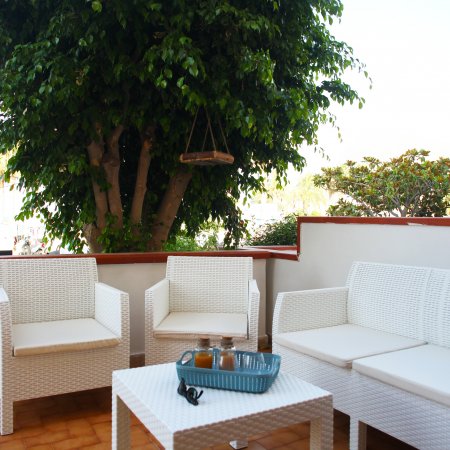 Beachside Rooms & Suites