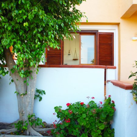 Beachside Rooms & Suites