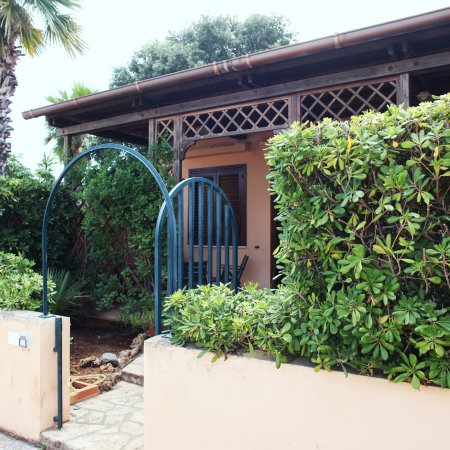 Acquamarina 32, villetta con giardino