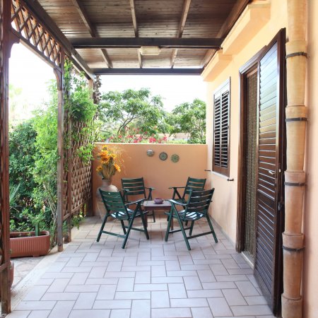 Acquamarina 32, villetta con giardino